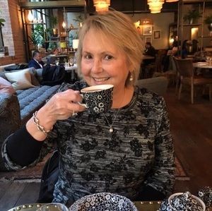 Meet your Posher, Julie